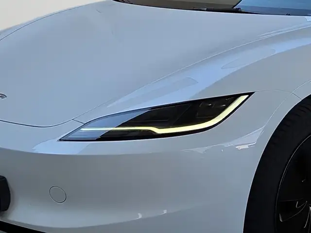 Tesla Model 3 view 10