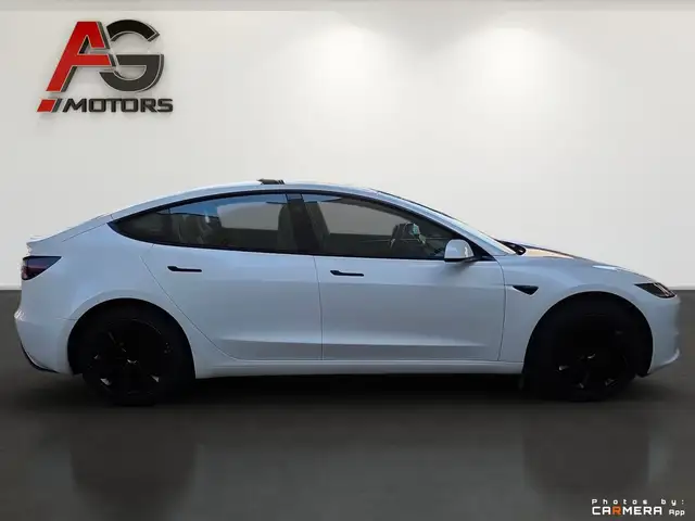 Tesla Model 3 view 5