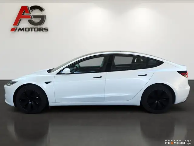 Tesla Model 3 view 9