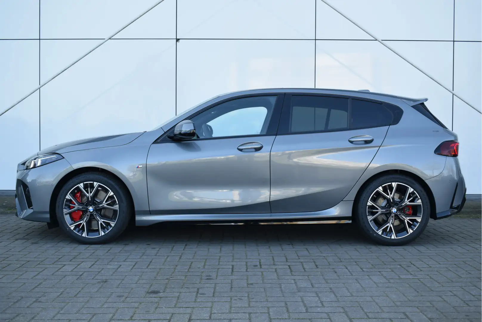 BMW 120 1 Serie High Executive M Sport Automaat / Panorama Grijs - 2