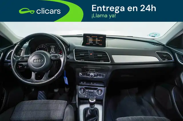 Audi Q3 view 13