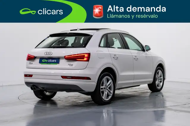 Audi Q3 view 5
