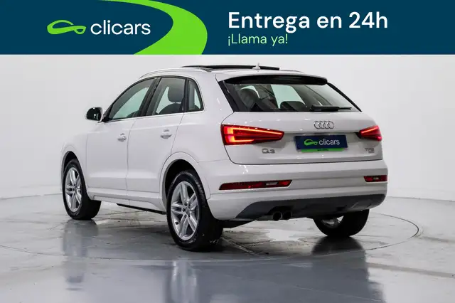 Audi Q3 view 9