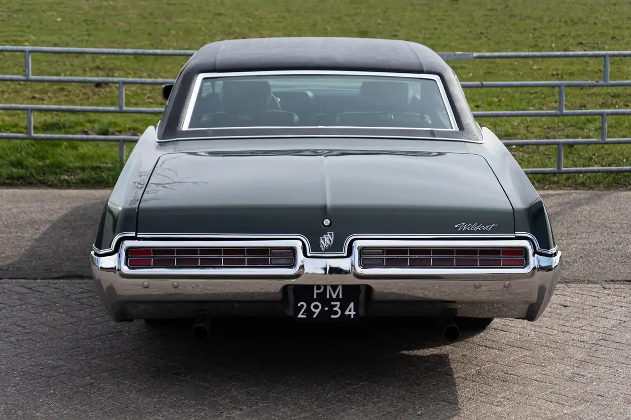 Buick Wildcat Donkergroen, foto 3