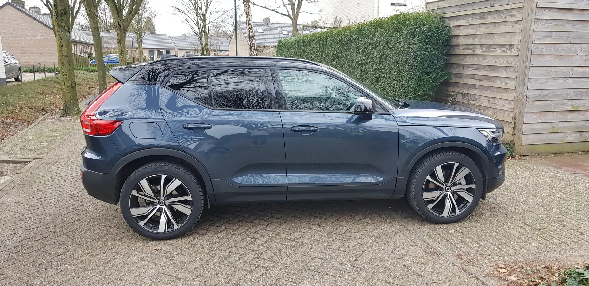 Volvo XC40 1.5 T5 Rech. RDesign Modrá - 1