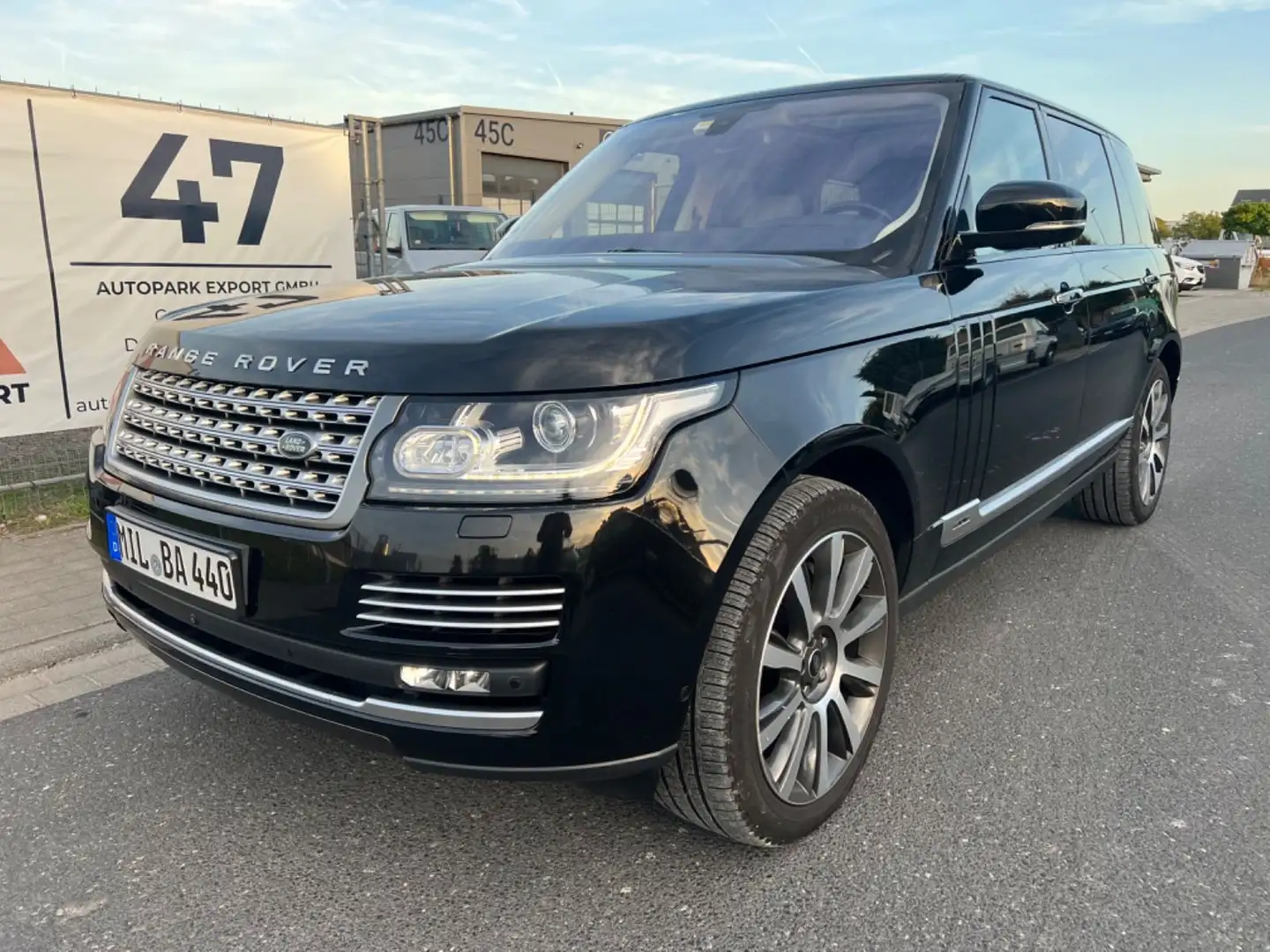 Land Rover Range Rover 4.4 SDV8 Autobiography Lang*MASSAGE* Schwarz - 2