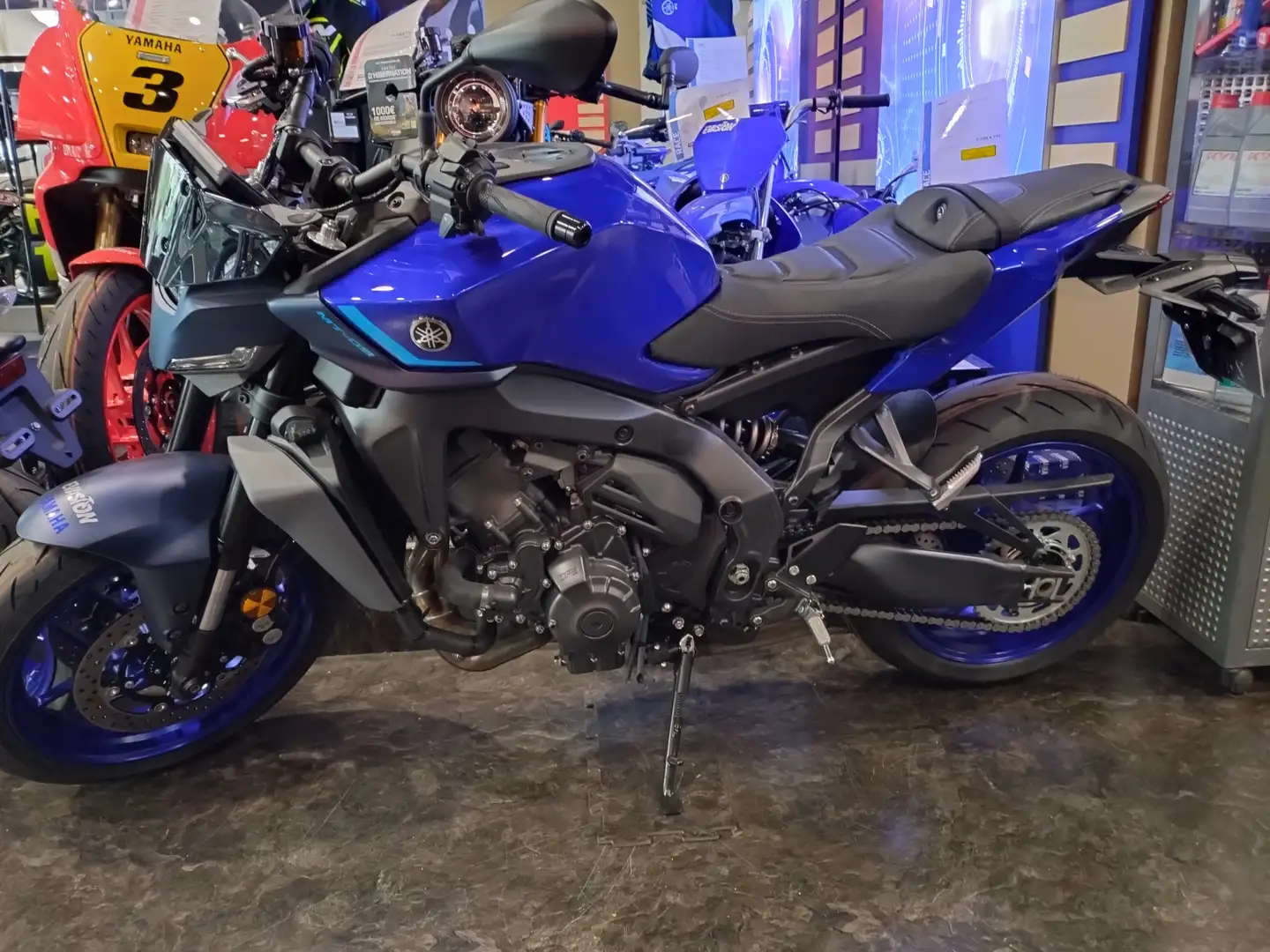 Yamaha MT-09 Bleu - 1