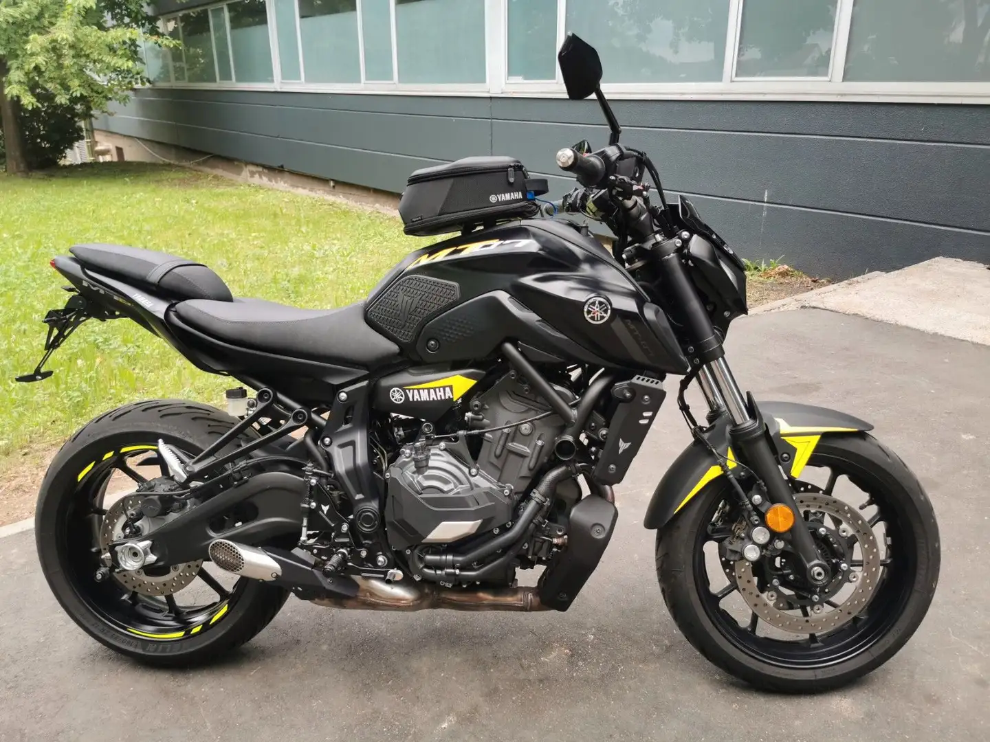 Yamaha MT-07 ABS| 1. Hand| sehr viel Zubehör! Black - 1