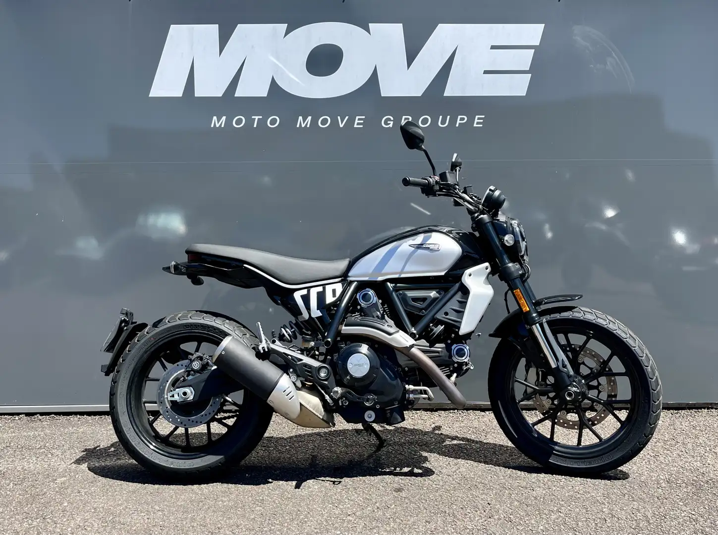 Ducati Scrambler - 1