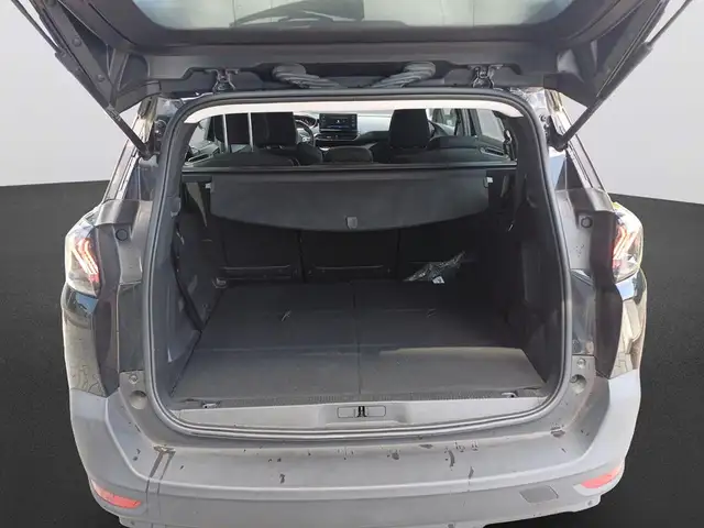Peugeot 5008 view 8