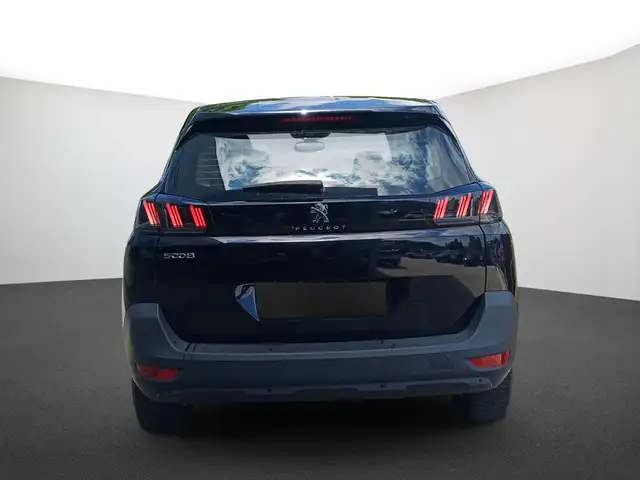 Peugeot 5008 view 4