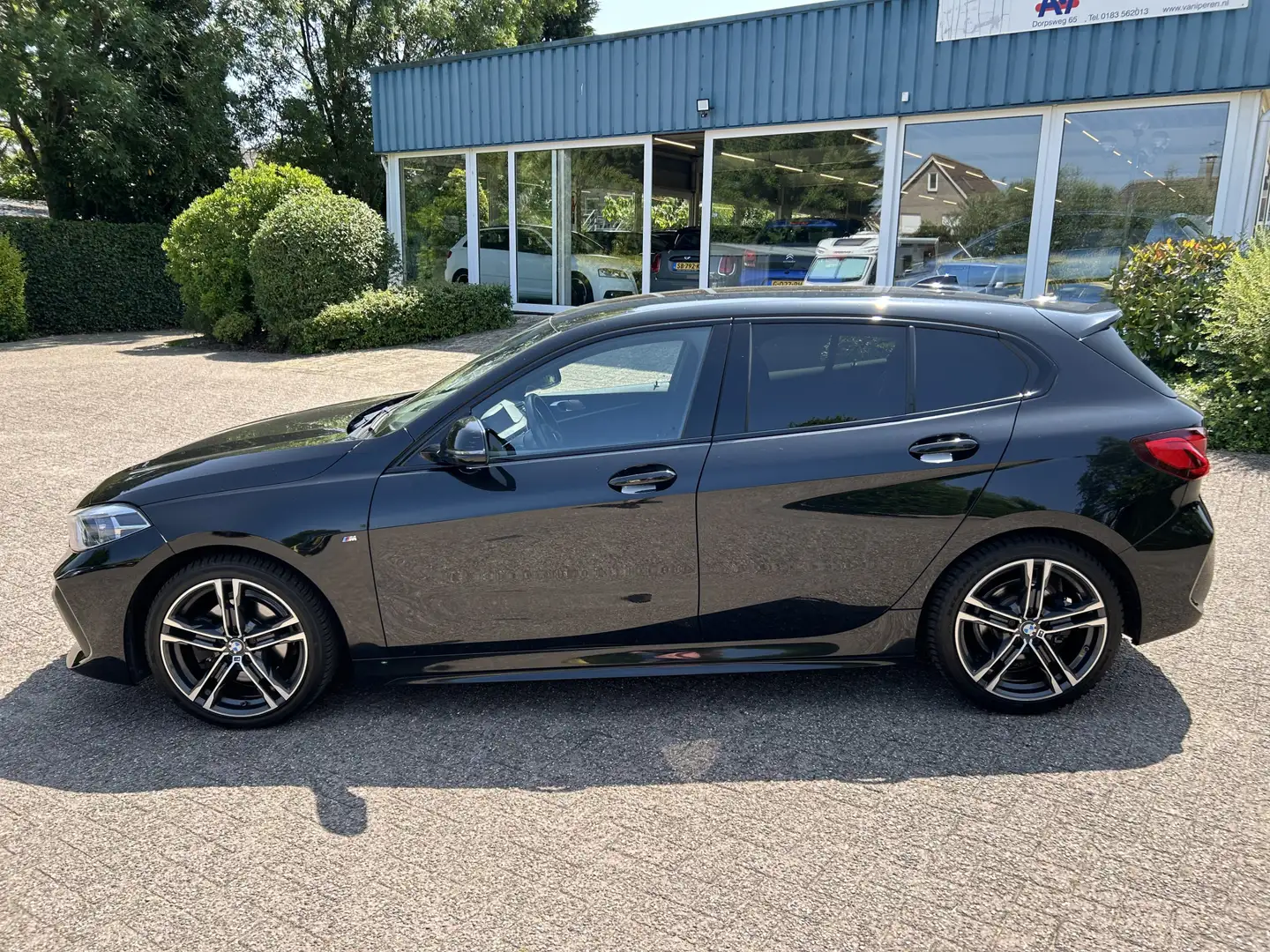 BMW 118 1-serie 118i High Executive M Sport Zwart - 2