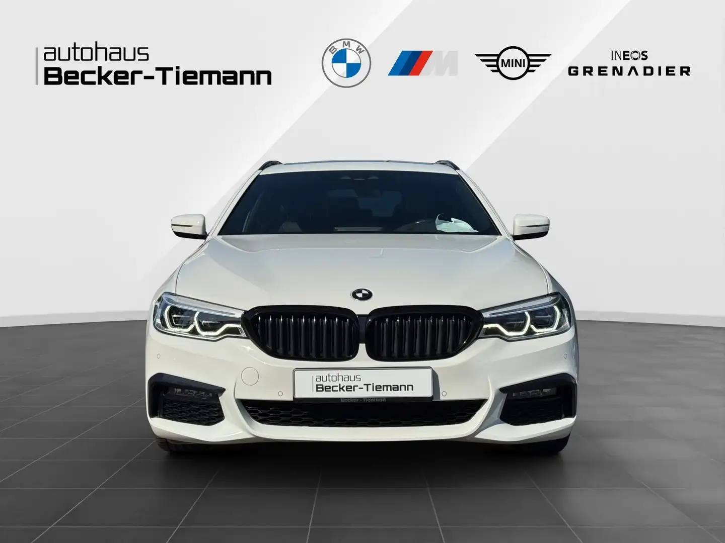 BMW 530 d xDrive Touring M Sport | AHK | HuD | Pano.Dach | Blanc - 2