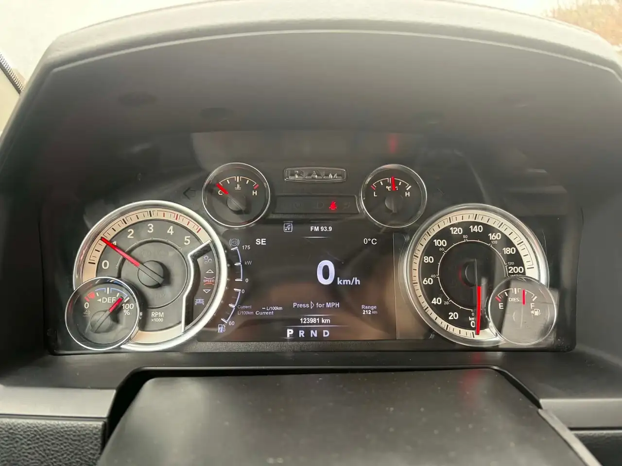 RAM 3500 снимка RAM 3500