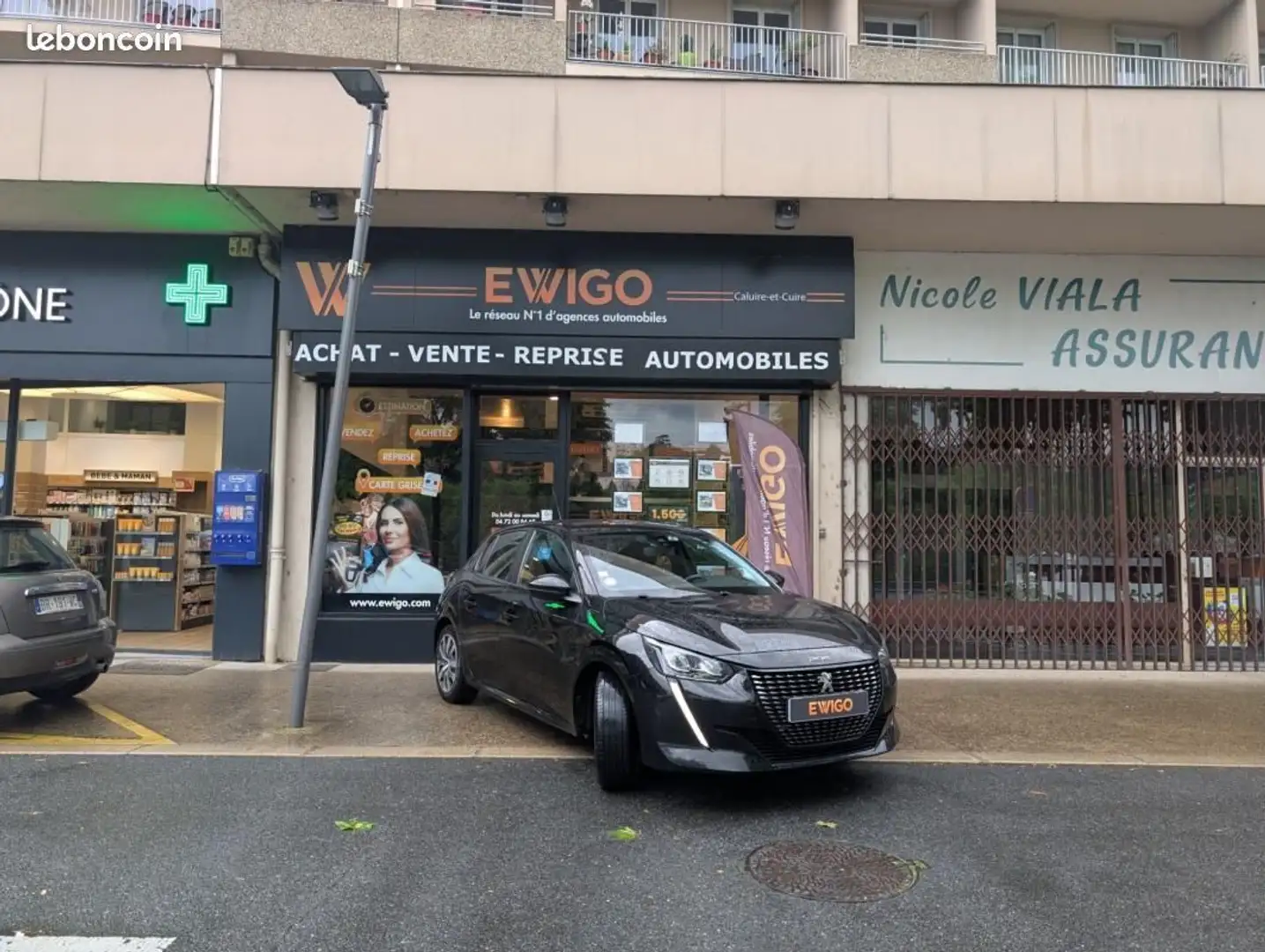 Peugeot 208 GENERATION-I 1.2 PURETECH 100 ACTIVE Schwarz - 1