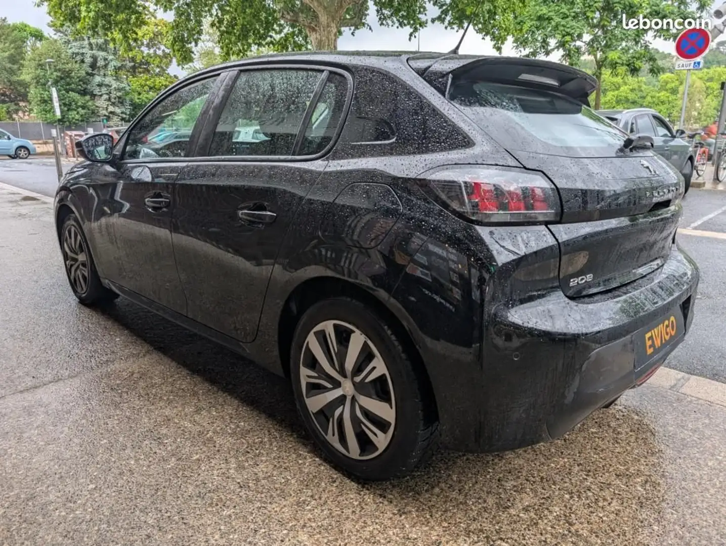 Peugeot 208 GENERATION-I 1.2 PURETECH 100 ACTIVE Schwarz - 2