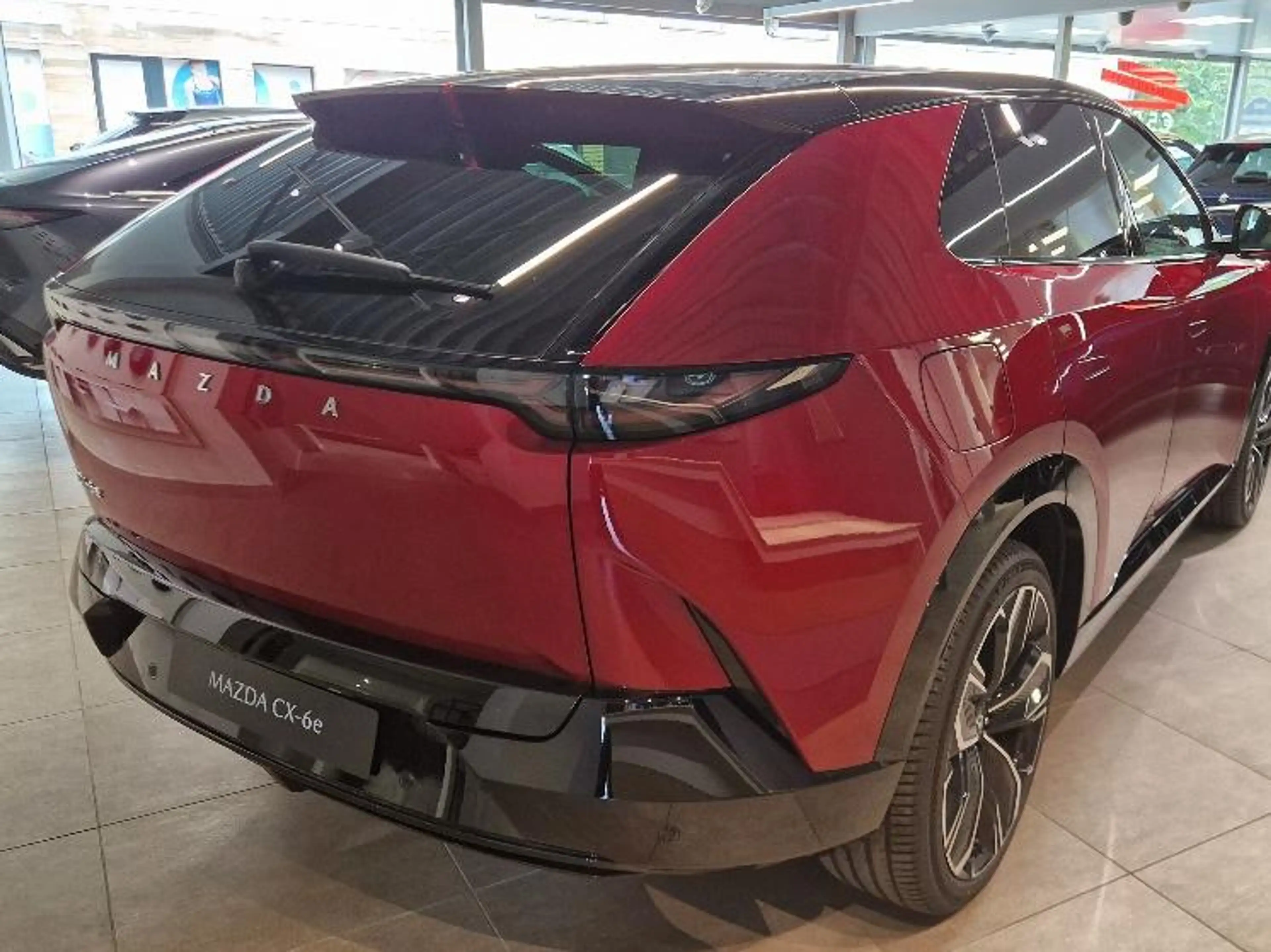 Mazda CX-6e CX-6e 78 kWh Takumi — photo 4
