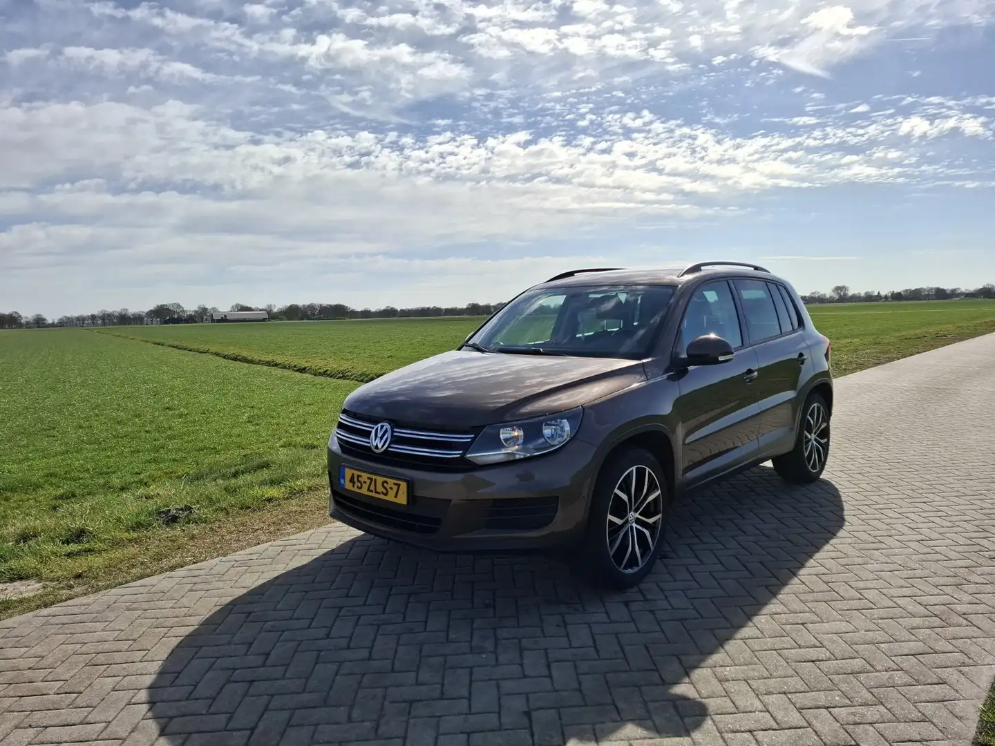 Volkswagen Tiguan 1.4 TSI BlueMotion Technology Life - 1