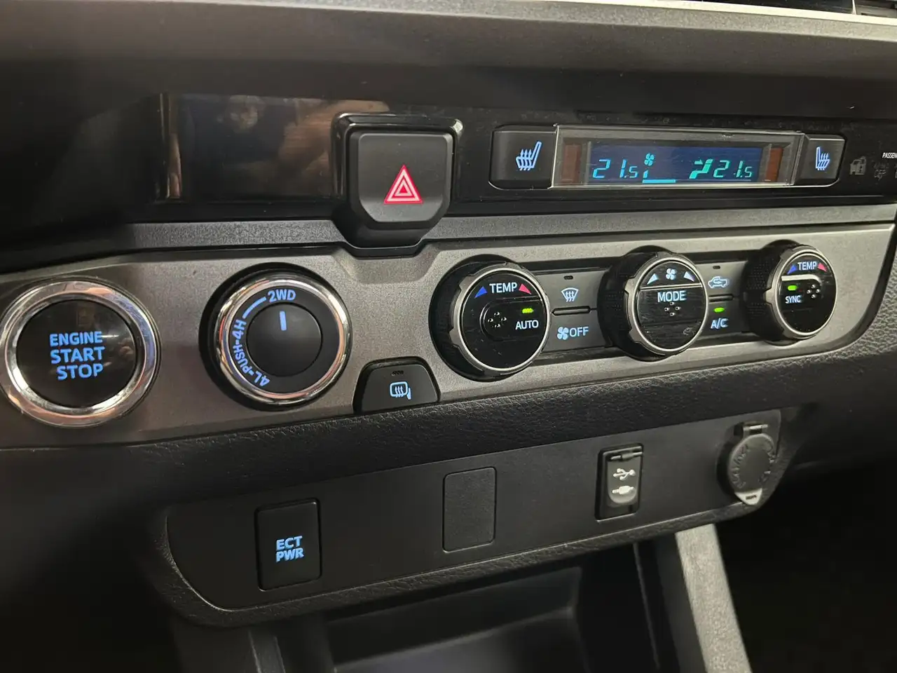 Toyota Tacoma снимка Toyota Tacoma