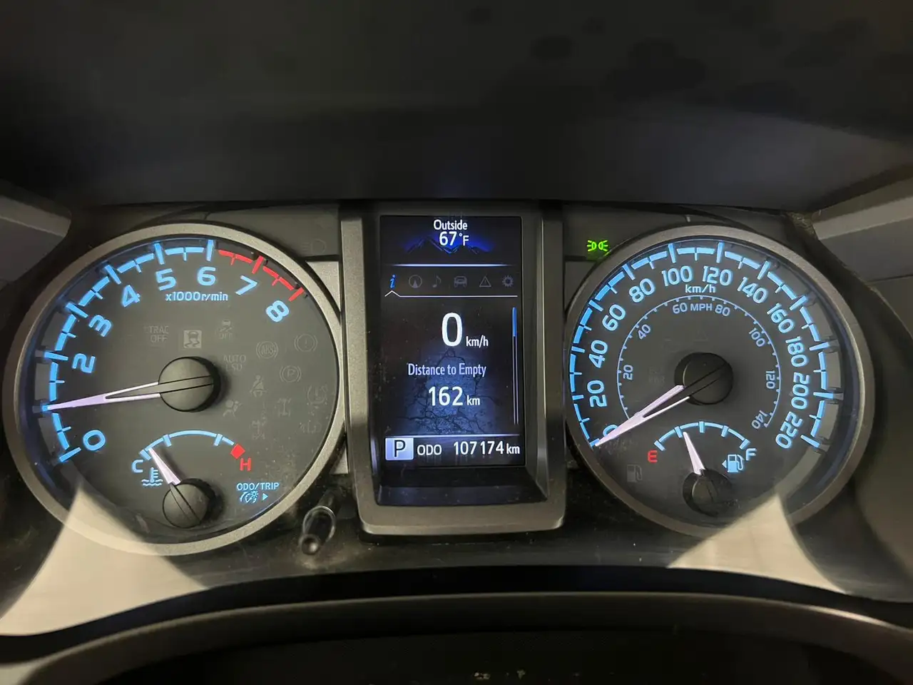 Toyota Tacoma снимка Toyota Tacoma