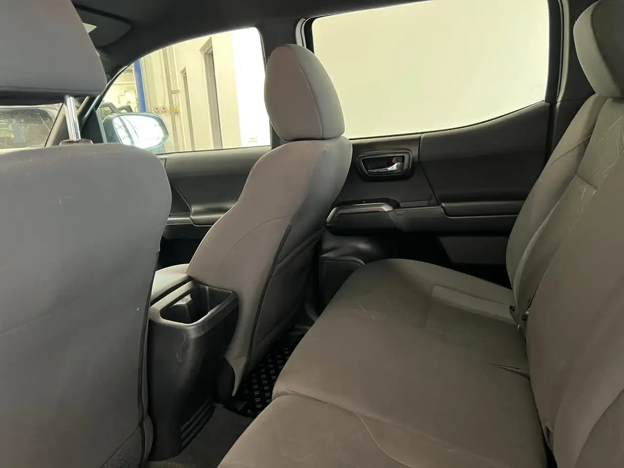 Toyota Tacoma снимка Toyota Tacoma