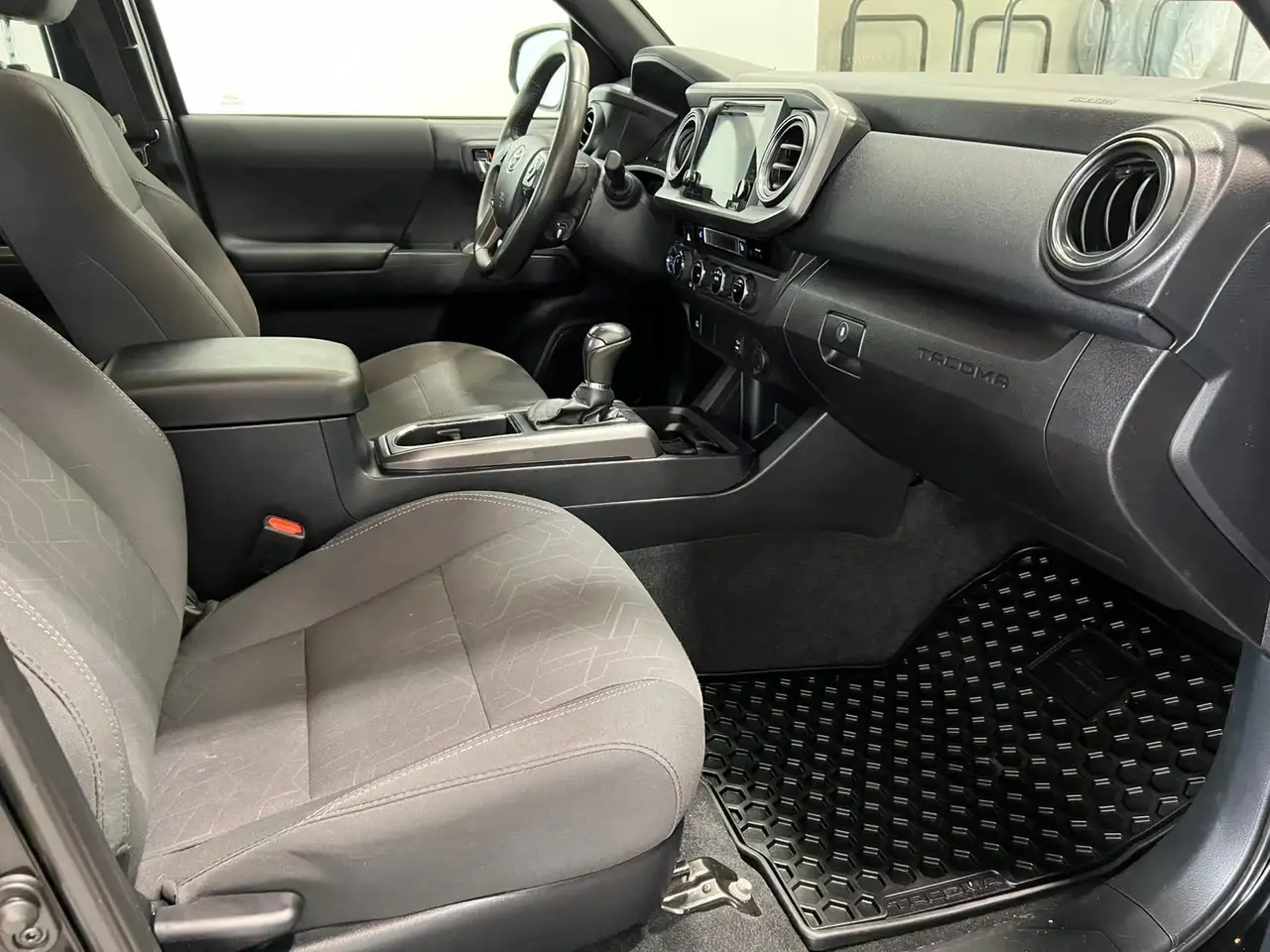 Toyota Tacoma снимка Toyota Tacoma