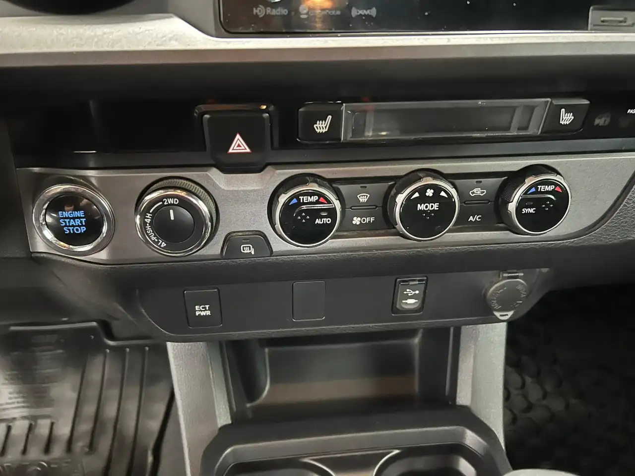 Toyota Tacoma снимка Toyota Tacoma