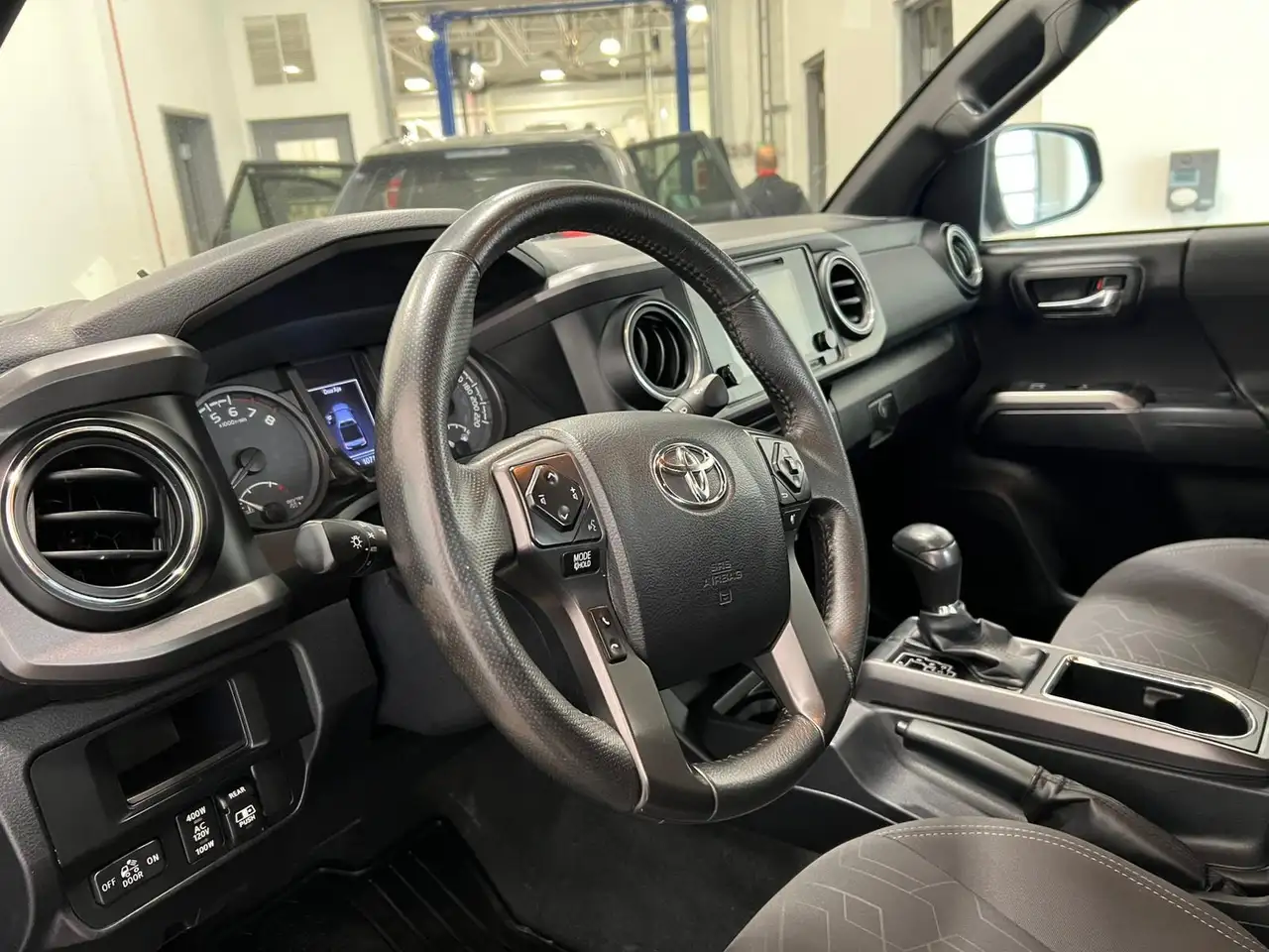 Toyota Tacoma снимка Toyota Tacoma