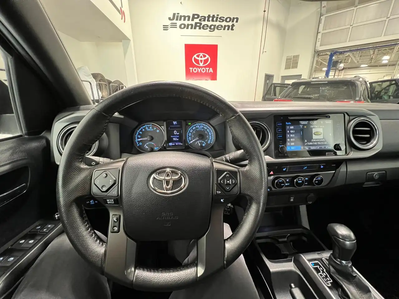 Toyota Tacoma снимка Toyota Tacoma