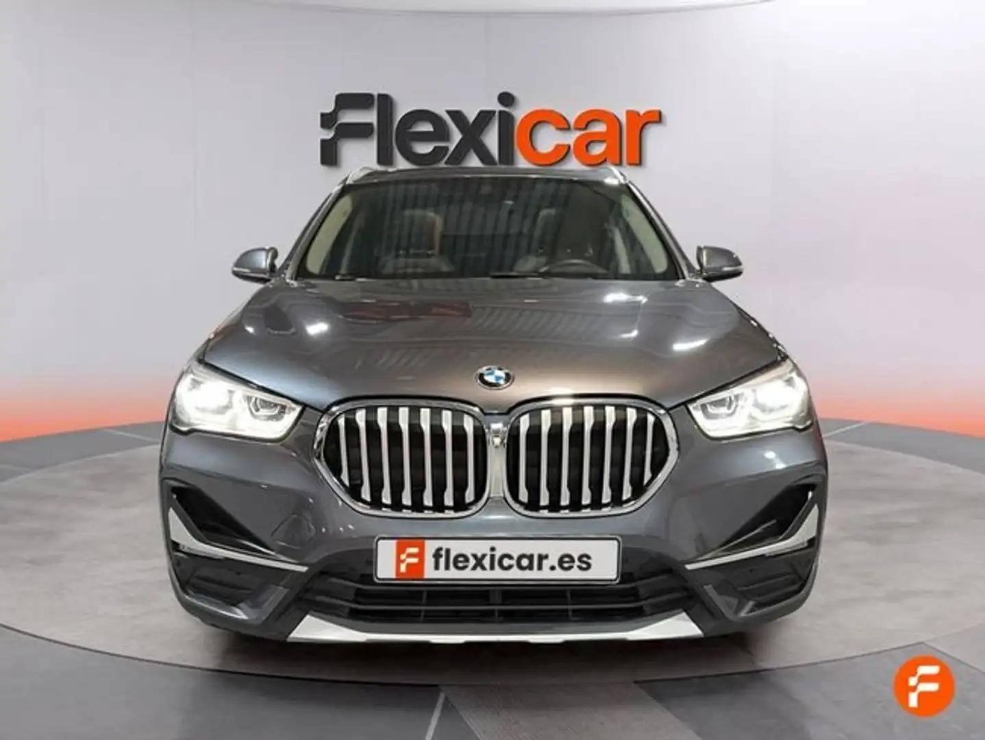 BMW X1 sDrive 18dA Grau - 2