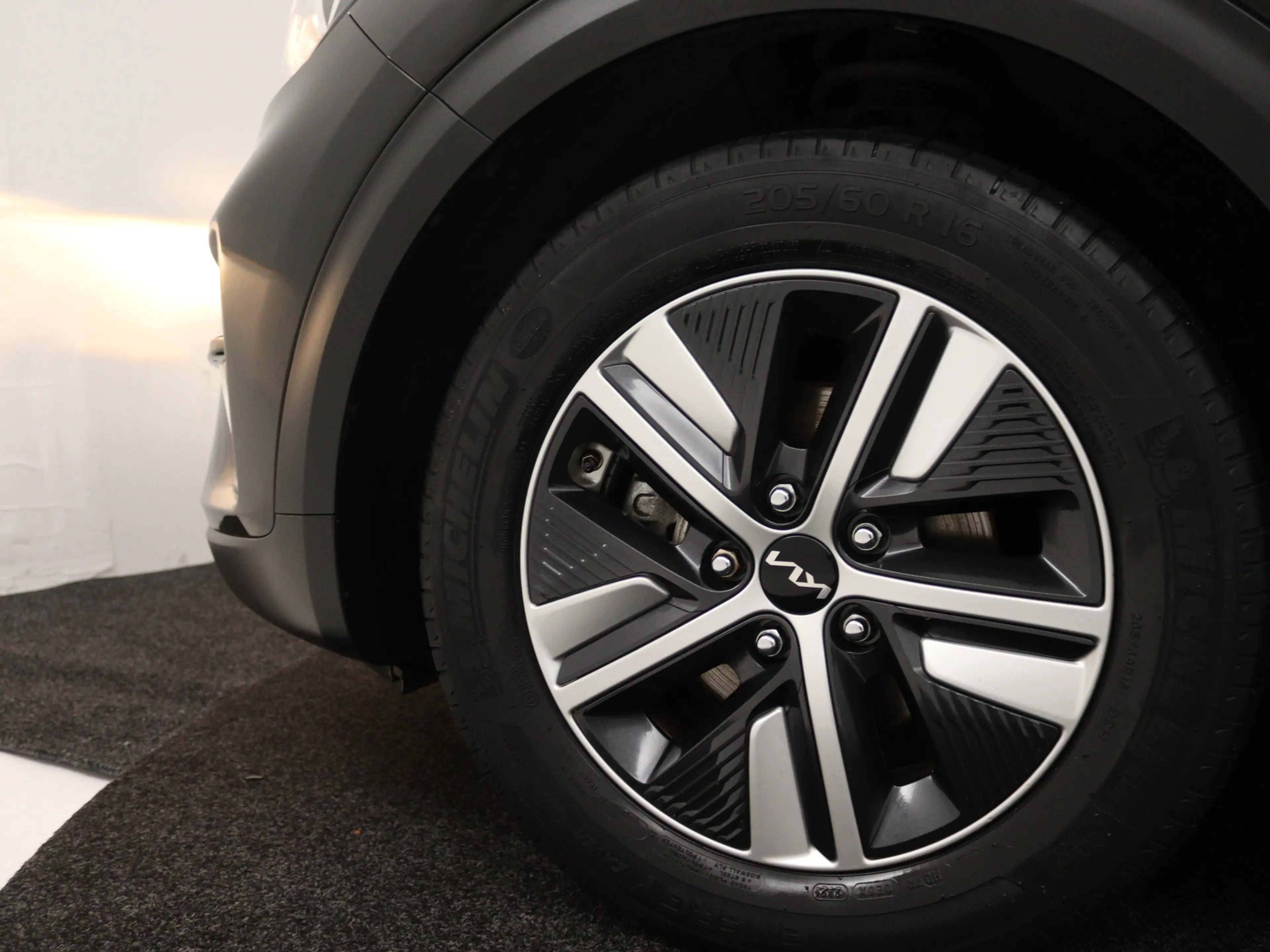 Kia Niro 1.6 GDi Hybrid DynamicLine | Camera | Apple Carpla — photo 15