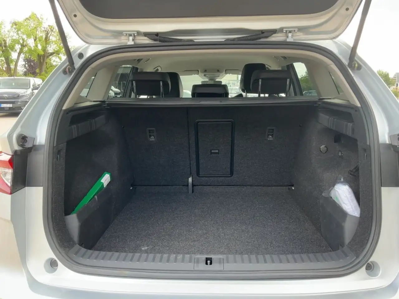 Skoda Enyaq iV 85x LOFT LED+NAVI+AHK+ACC+SHZ+WäPu+19Z., миниатюра 14