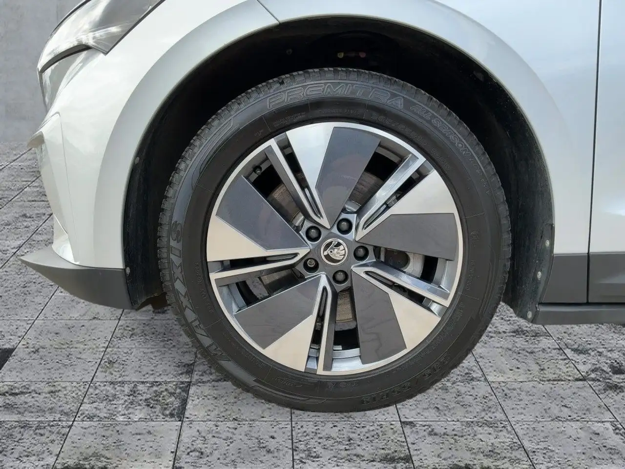 Skoda Enyaq iV 85x LOFT LED+NAVI+AHK+ACC+SHZ+WäPu+19Z., миниатюра 8
