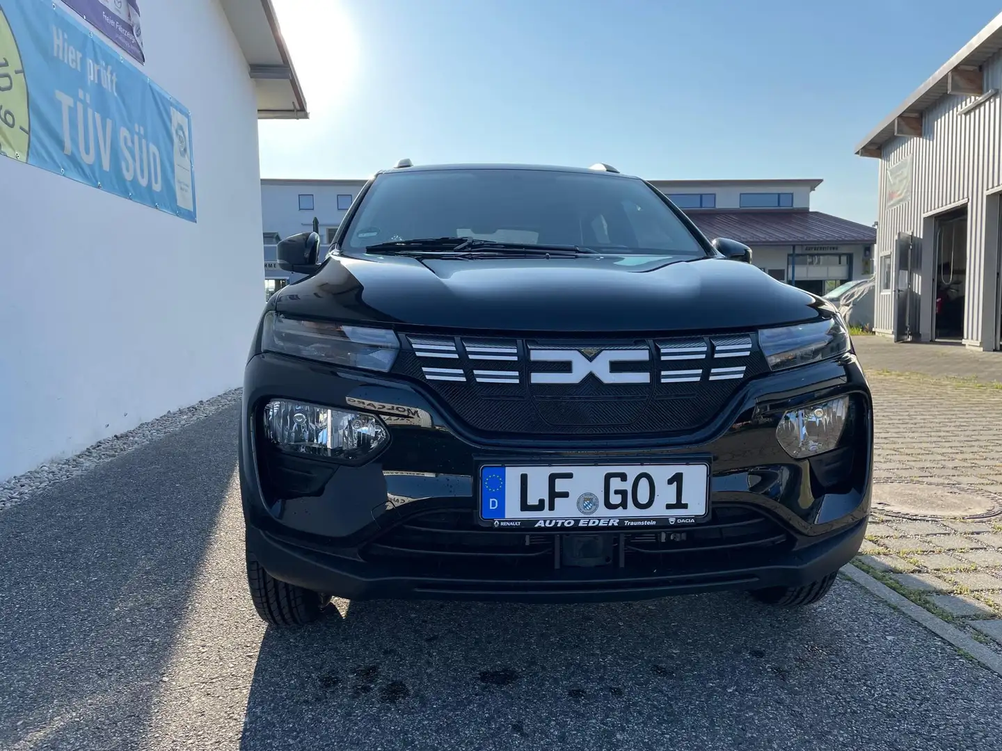 Dacia Spring Essential Elektro 33 kW Elektro Schwarz - 2