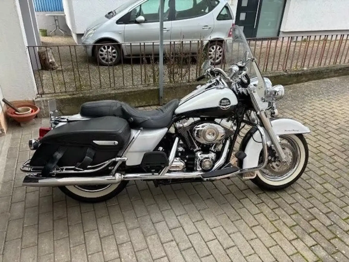 Harley-Davidson Road King Weiß - 1