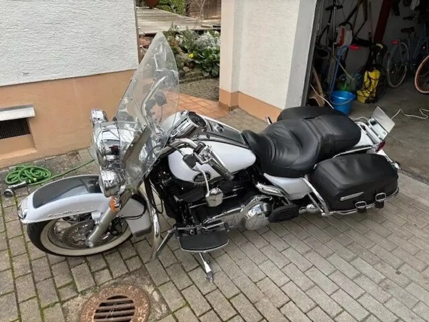 Harley-Davidson Road King Weiß - 2