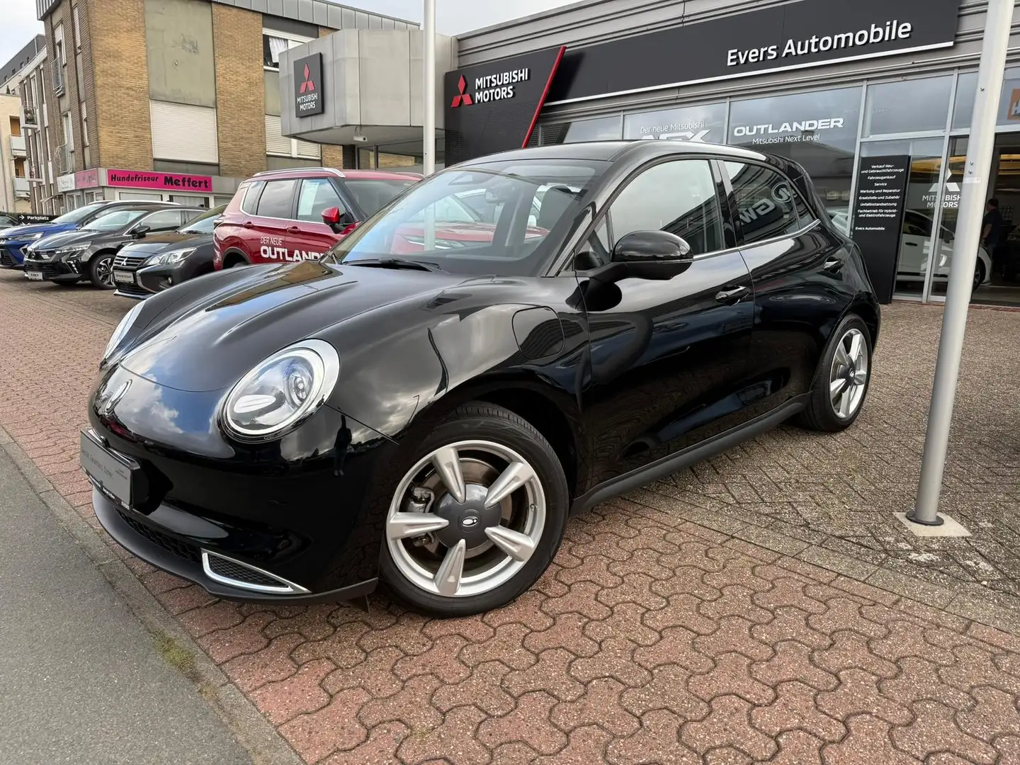 GWM ORA 03 300 Zwart - 2