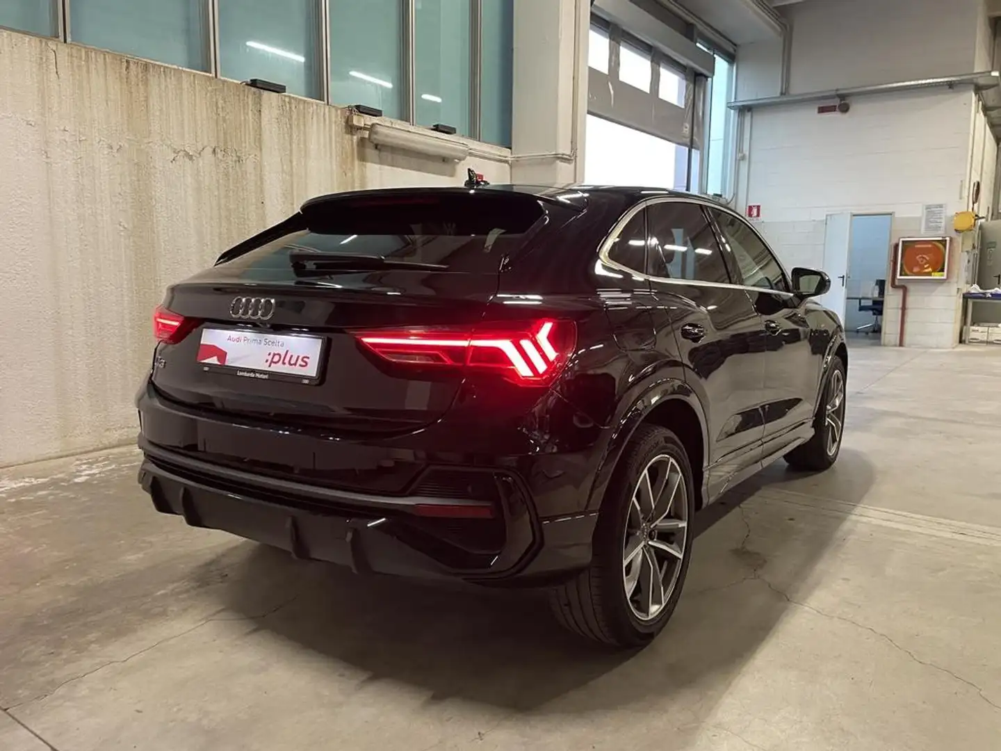 Audi Q3 Sportback 35 2.0 tdi S Line Edition s-tronic Nero - 2