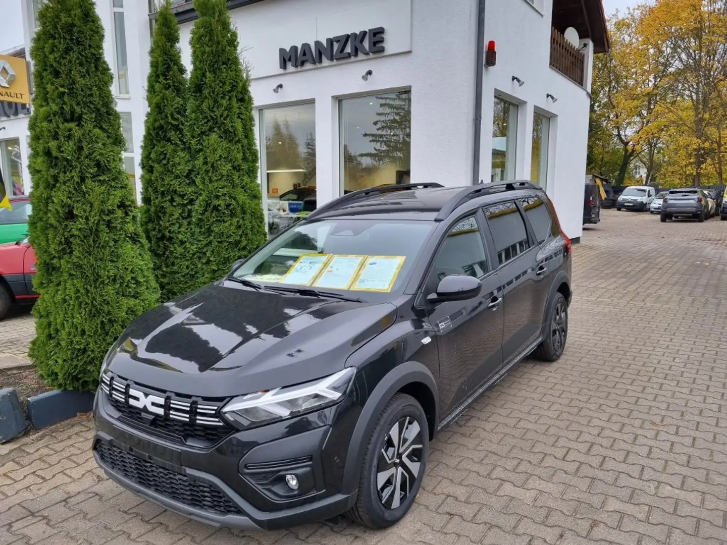 Dacia Jogger TCe 110 (7-Sitzer) Expression Schwarz - 1