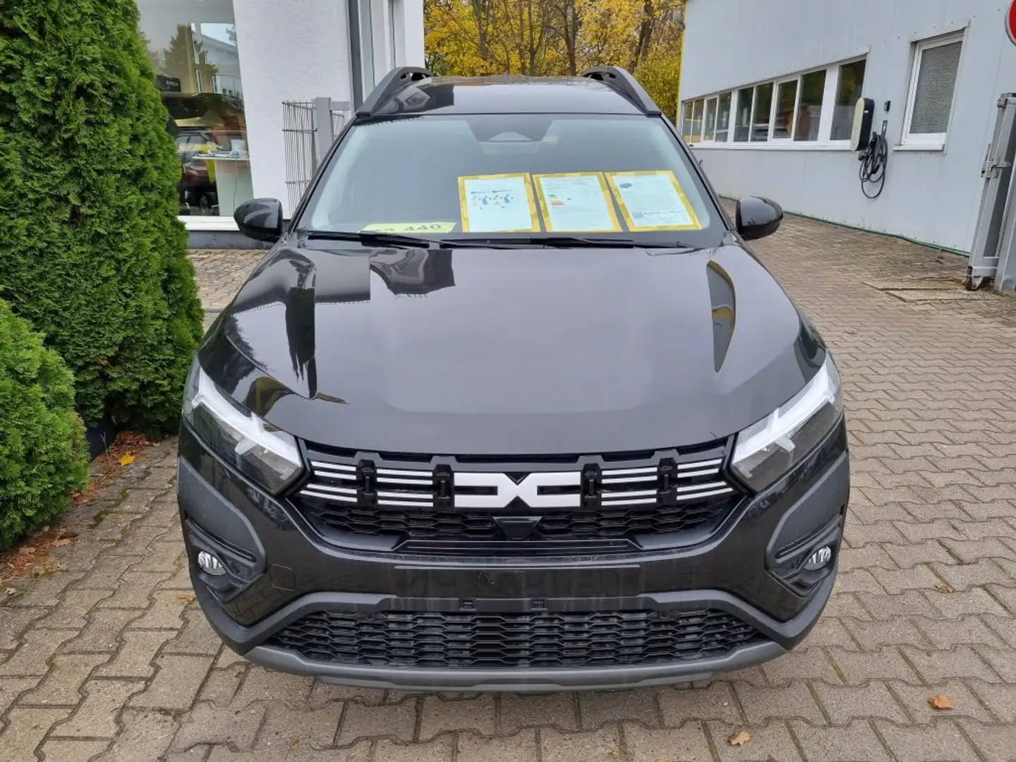 Dacia Jogger TCe 110 (7-Sitzer) Expression Schwarz - 2