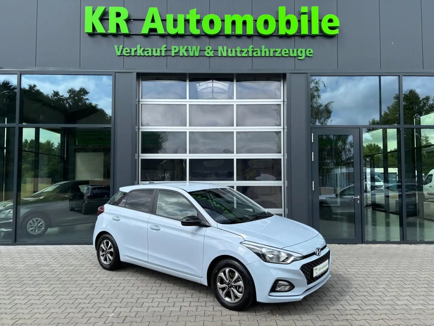Hyundai i20 Advantage - AHK - Kamera Blau - 1