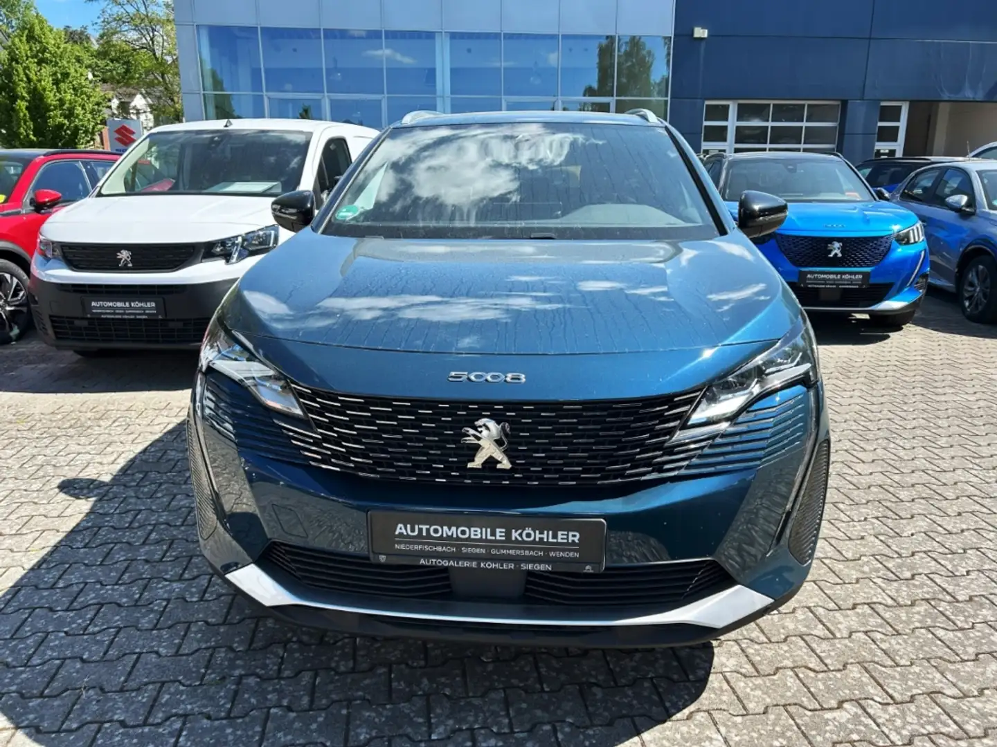 Peugeot 5008 1.2 Allure Pack 7-Sitzer Navi Digitales Cockpit LE Blau - 2