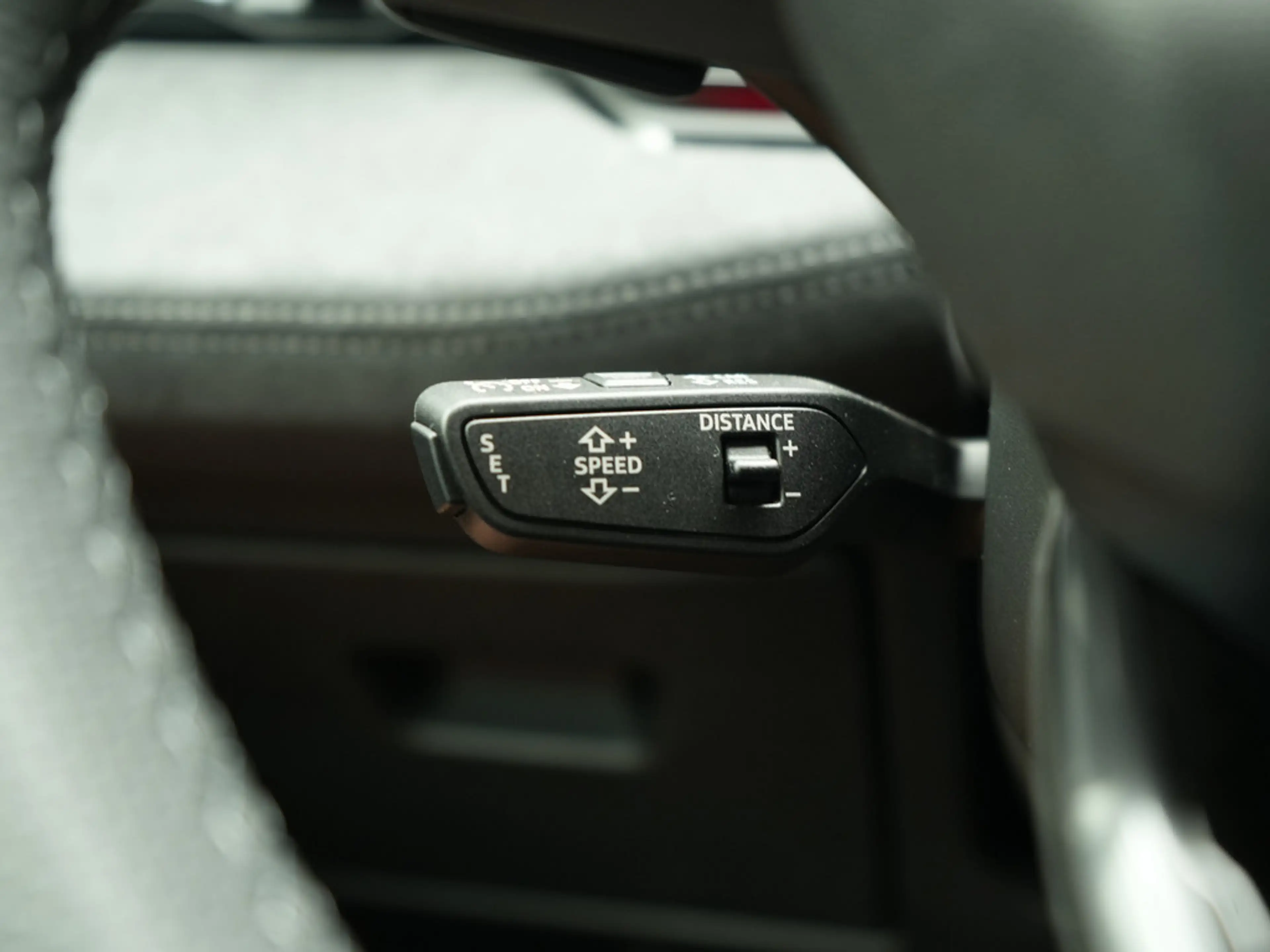 Audi A6 e-tron Avant performance S line business — photo 11