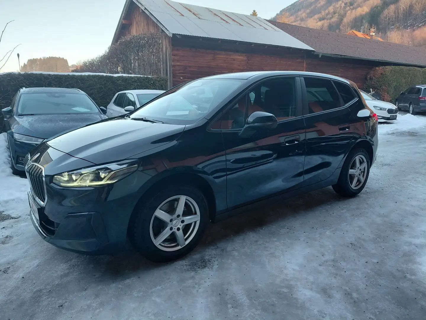 BMW 218 d Active Tourer Aut. * zweite Generation * Schwarz - 2