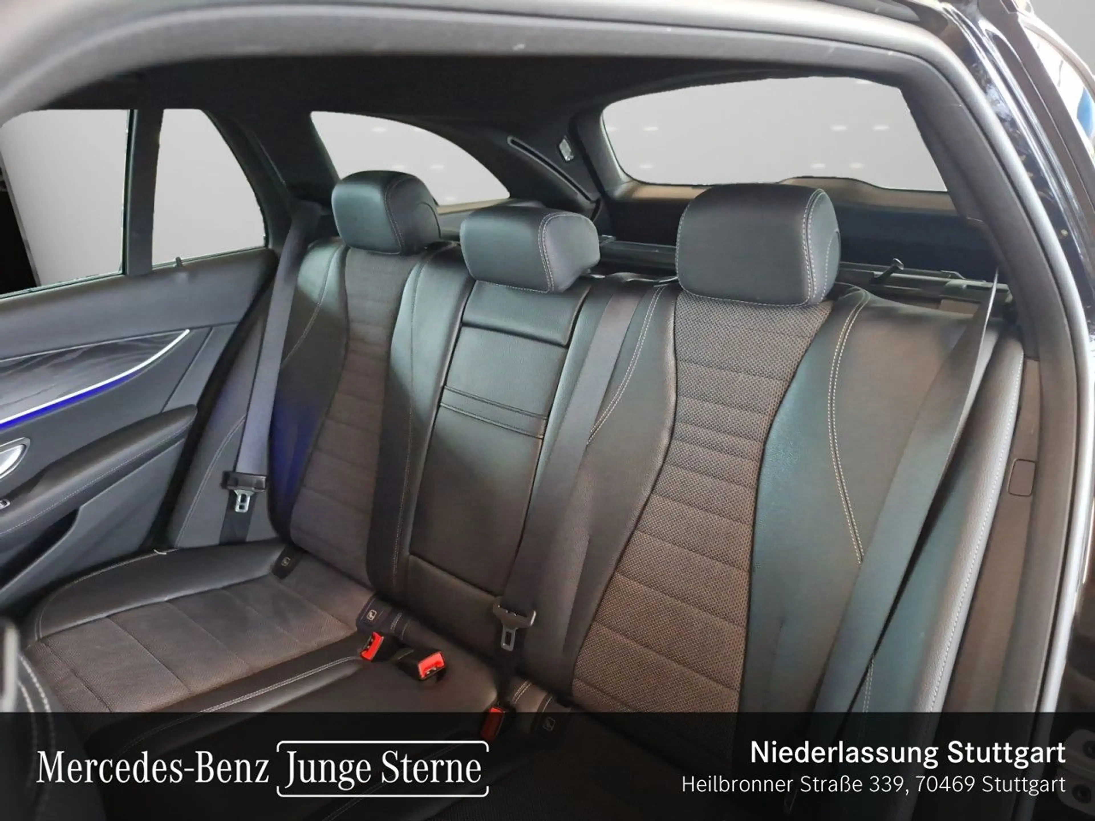 Mercedes-Benz E 450 T 4M AVANTG+NIGHT+PANO+AHK+MULTIBEAM+FAHRASS — photo 11