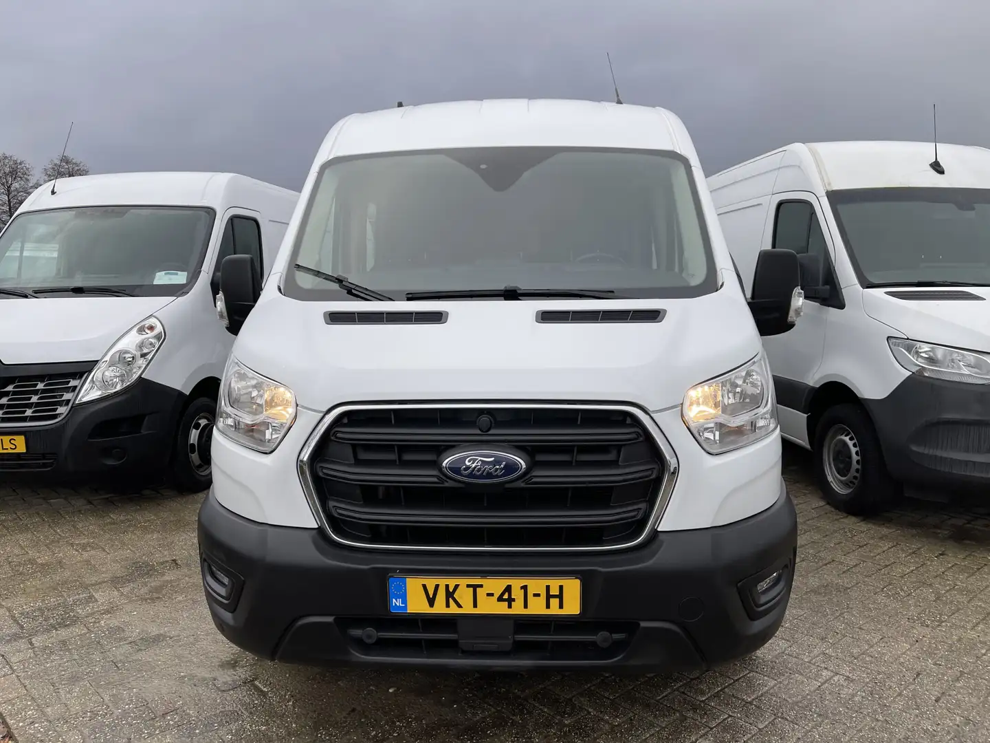 Ford Transit 350 2.0 TDCI 170pk L2H2 DC 6 persoons Trend RWD / Wit - 2