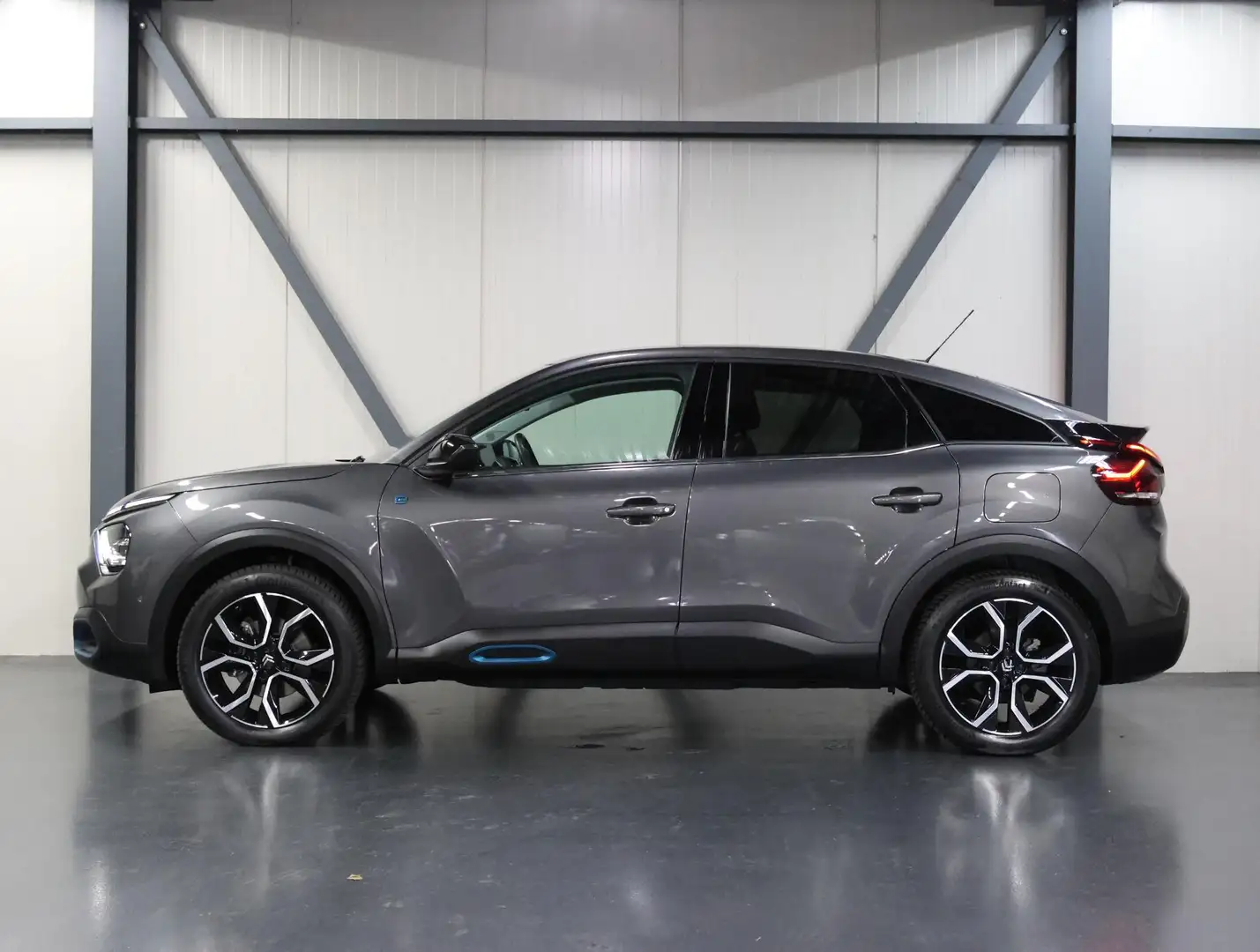 Citroen E-C4 Electric Shine 50kWh 136PK | 1ste eigenaar | 3 FASE | LEER Grijs - 2