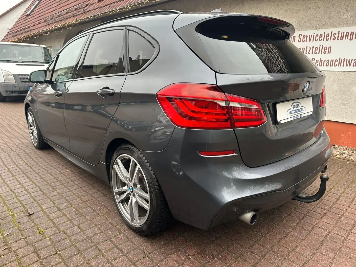 BMW 225 Active Tourer*M Sport*HUD*PANO*AHK*LEDER* Grau - 2