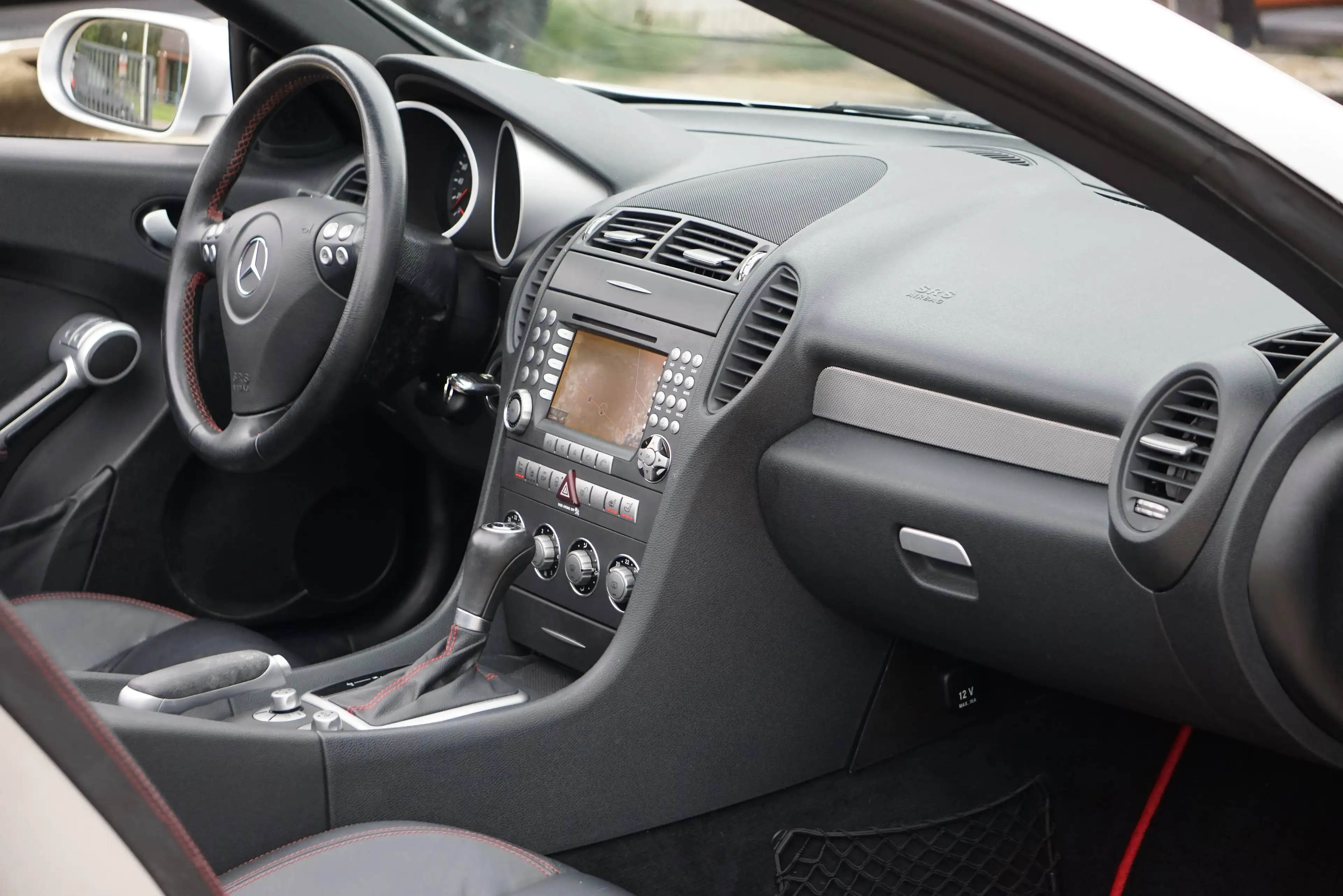 Mercedes-Benz SLK 200 Kompressor AMG Edition AUTO NAVI CLIM CARNET COMPLET — photo 8
