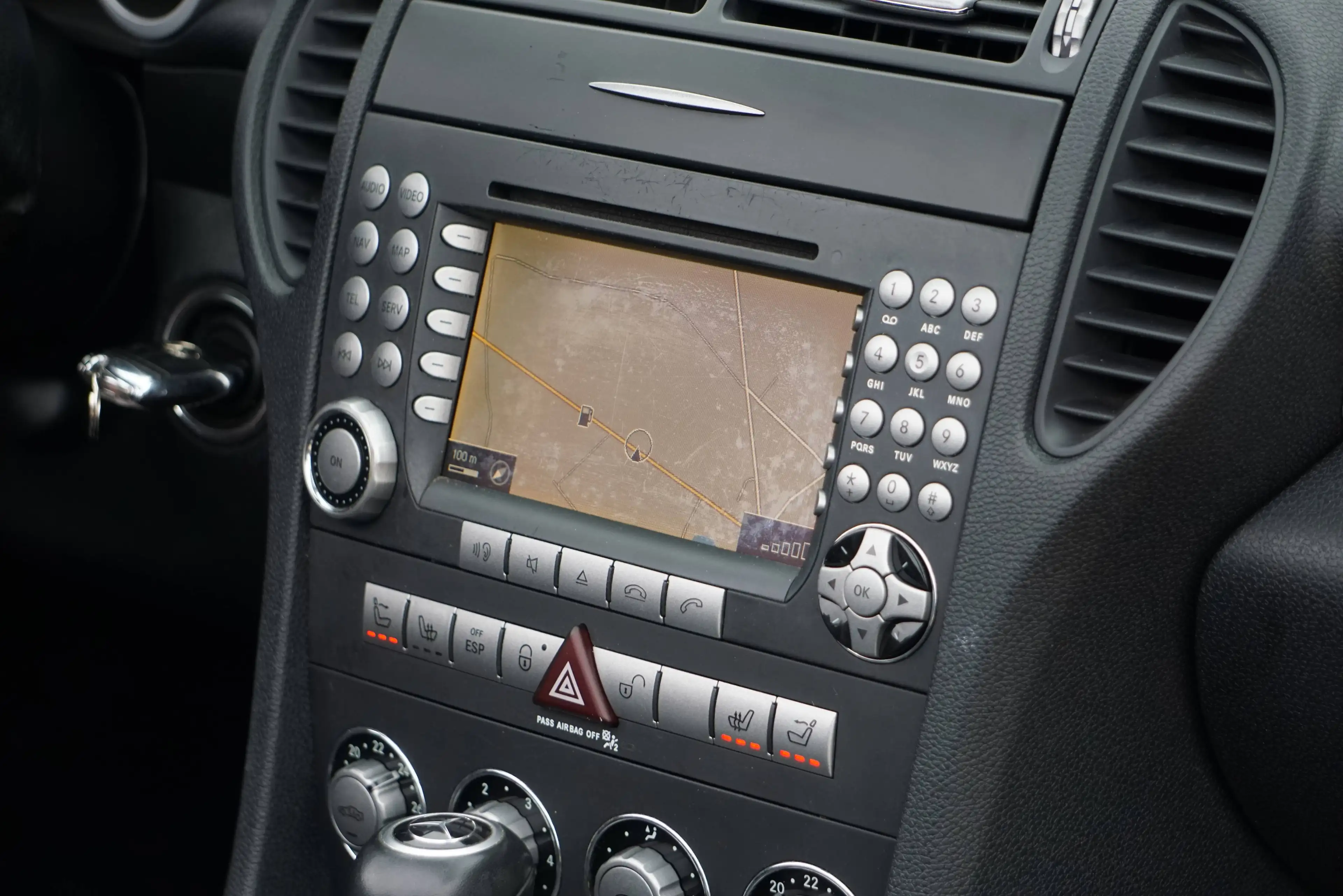 Mercedes-Benz SLK 200 Kompressor AMG Edition AUTO NAVI CLIM CARNET COMPLET — photo 12
